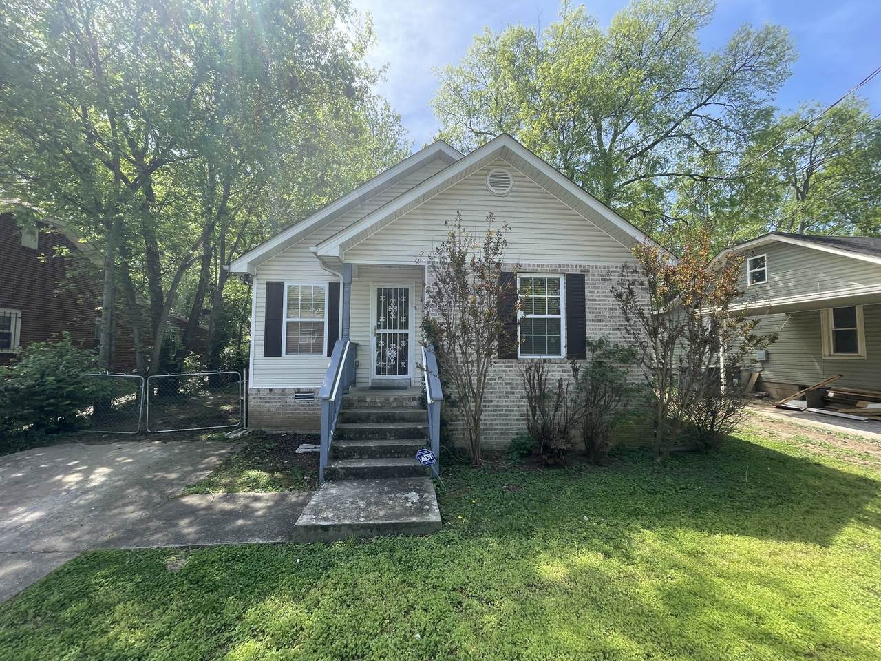 2209 Albion St - Photo 1