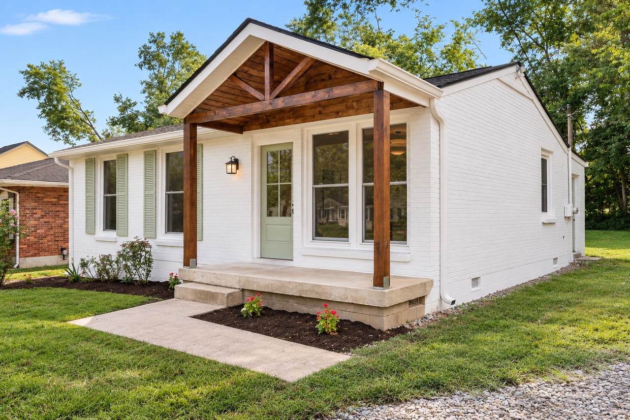 638 James Ave - Photo 1