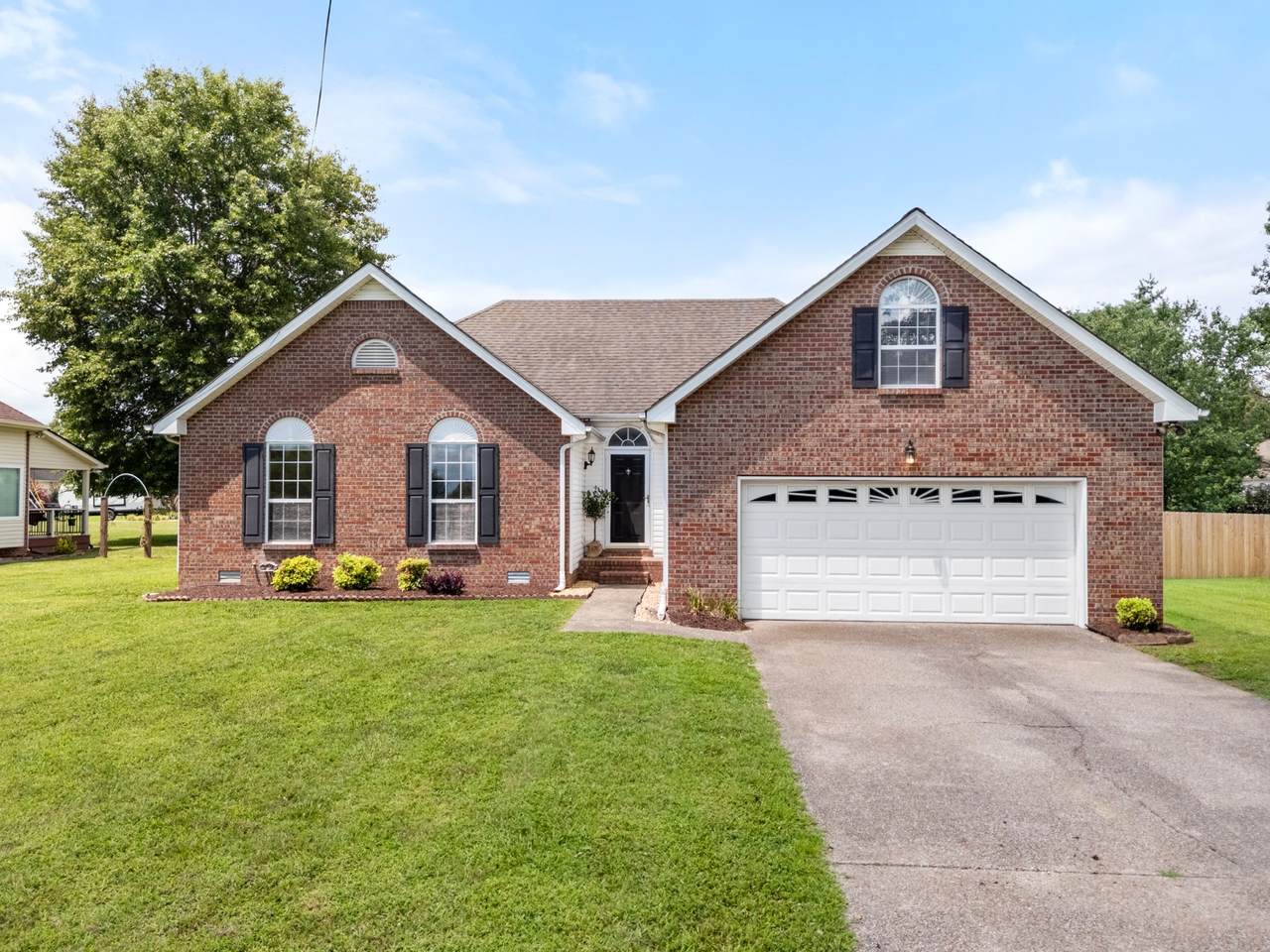 394 Buckingham Blvd - Photo 1