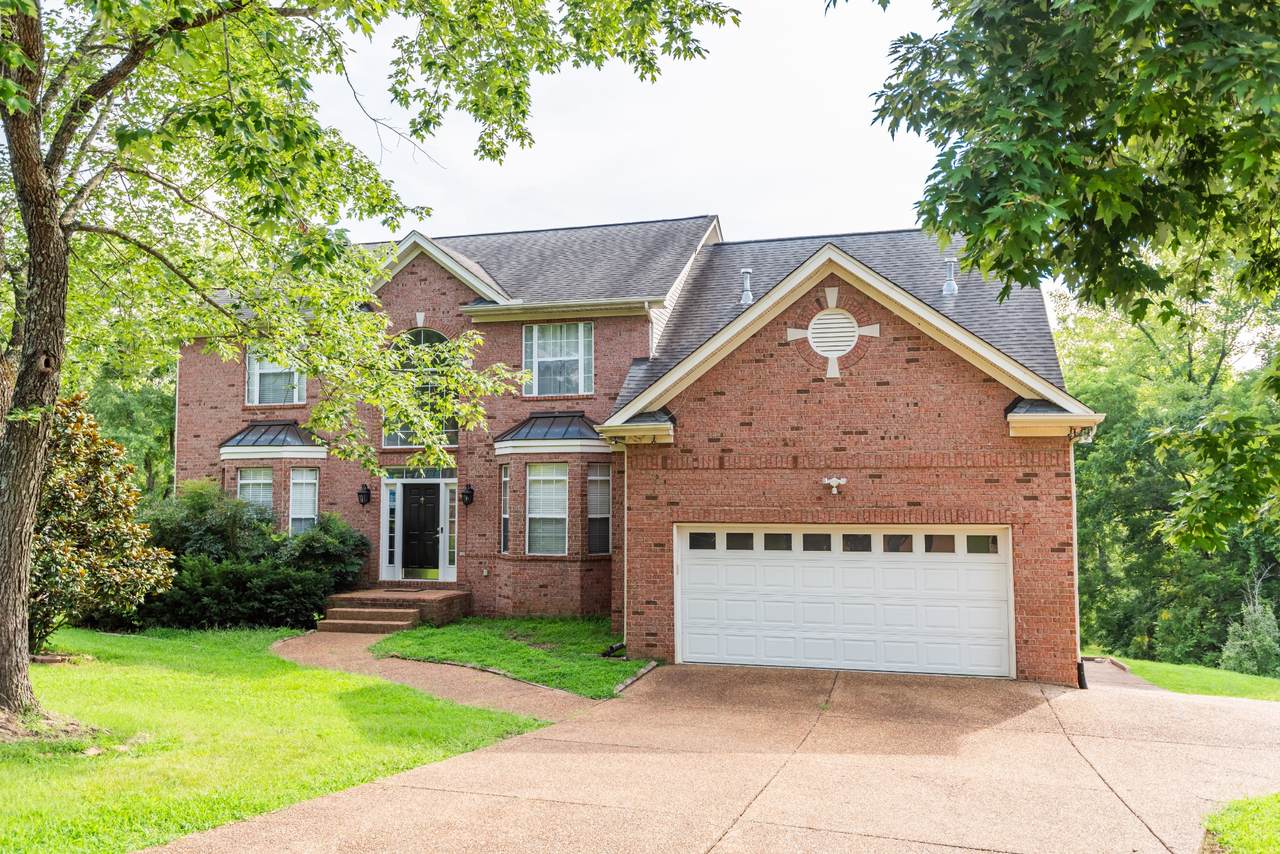 814 Lynn Dr - Photo 1