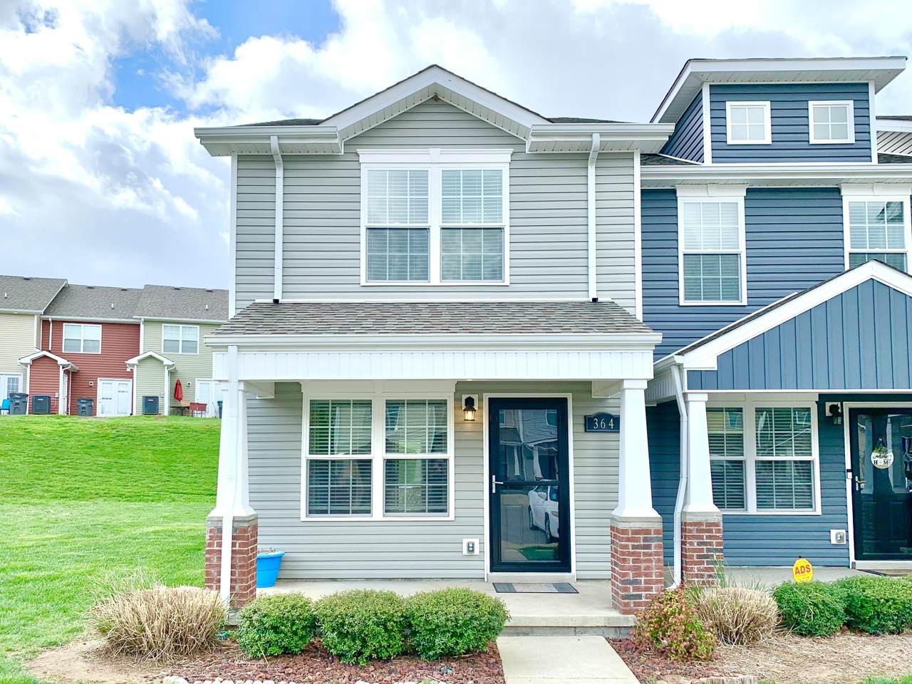 364 Sam Houston Cir - Photo 1