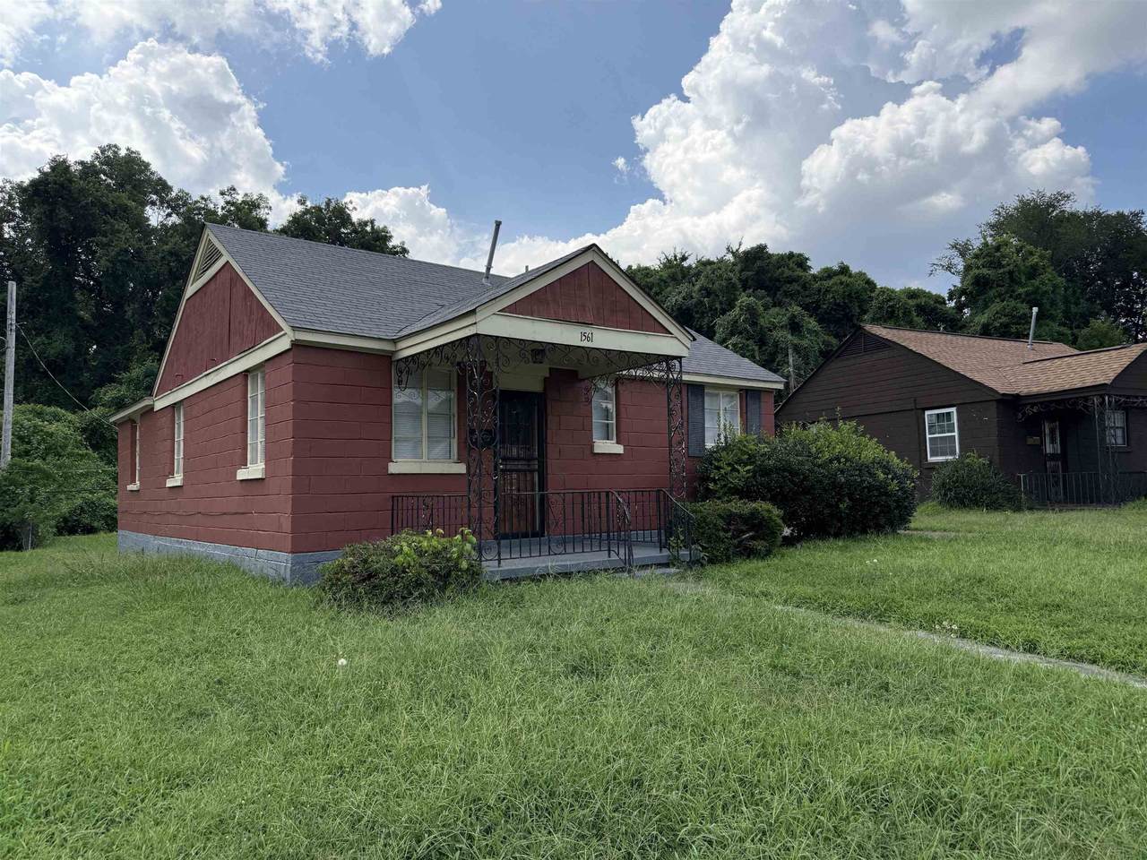 1561 W Dianne Cir - Photo 1