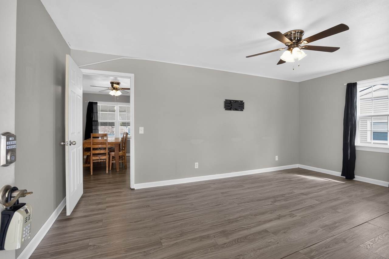 https://bt-photos.global.ssl.fastly.net/nashville/1280_boomver_1_RTC3500845-1.jpg