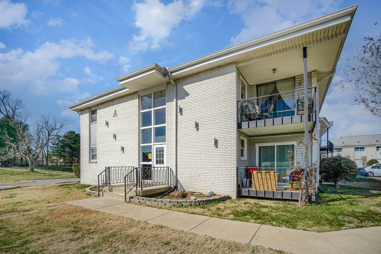 613 Hillsboro Rd - Photo 1