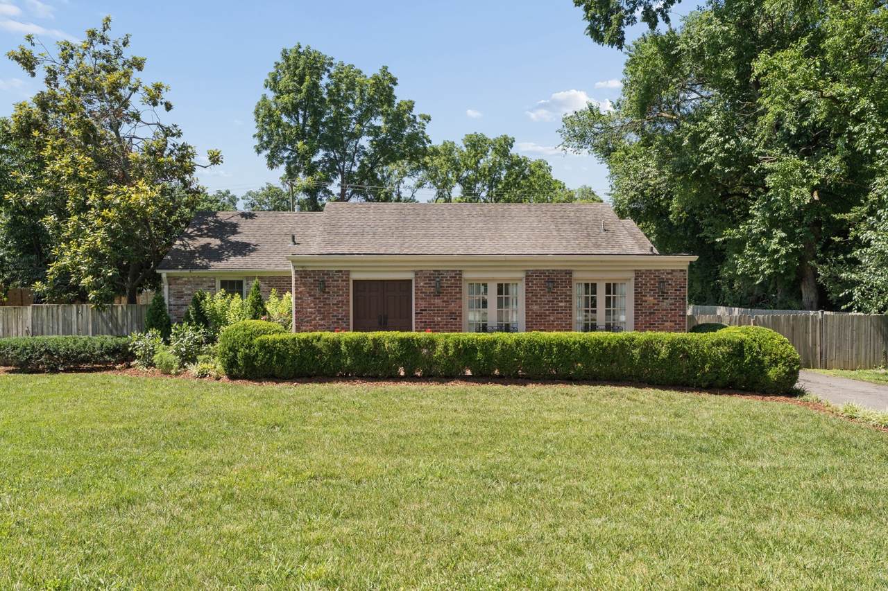 105 Brookfield Ave - Photo 1