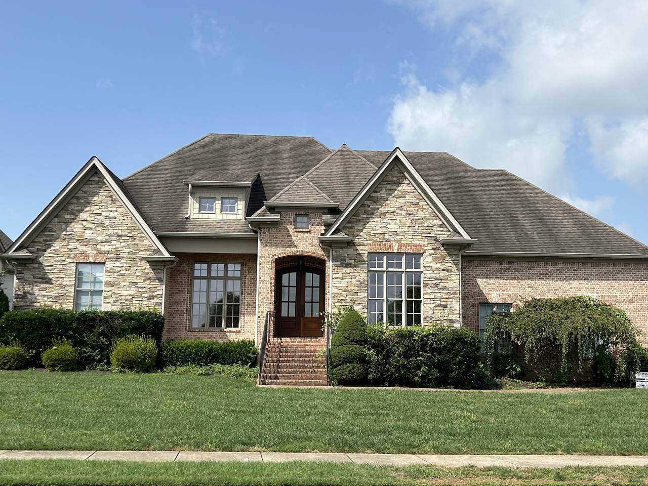 1568 Foxland Blvd - Photo 1