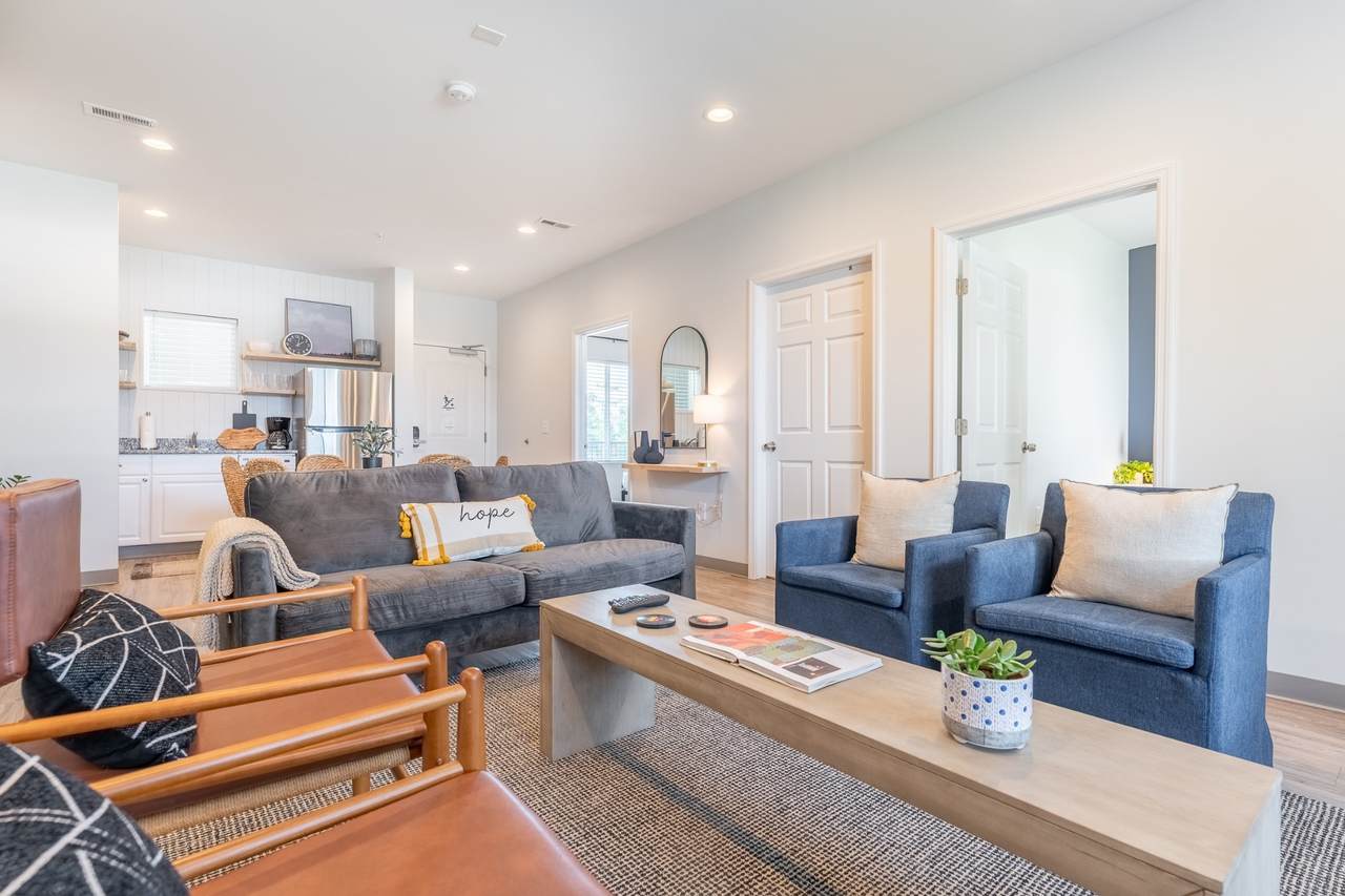 941 Main St - Photo 1