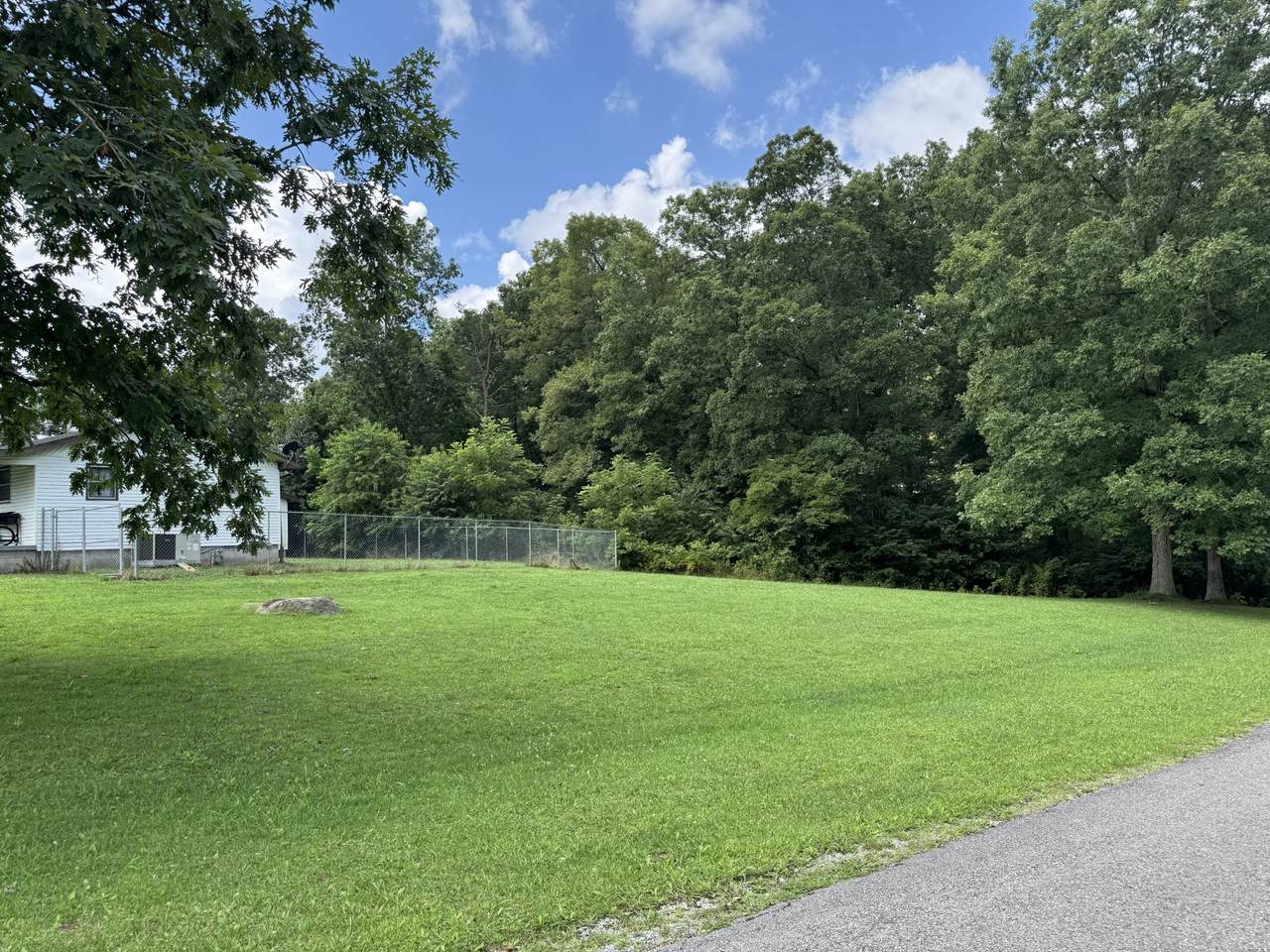 https://bt-photos.global.ssl.fastly.net/nashville/1280_boomver_1_RTC3501060-1.jpg