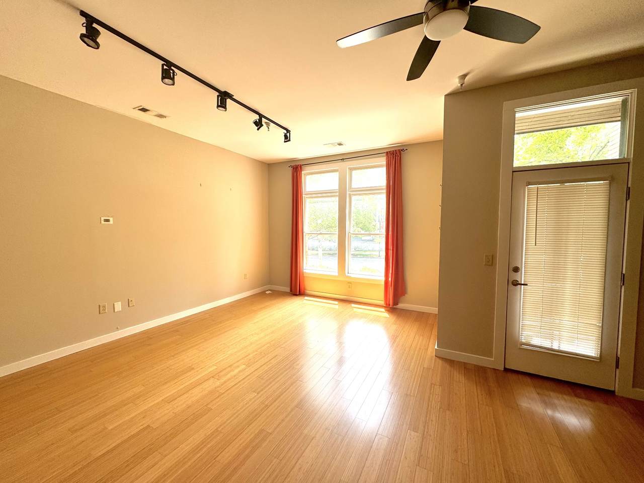 https://bt-photos.global.ssl.fastly.net/nashville/1280_boomver_1_RTC3501122-1.jpg