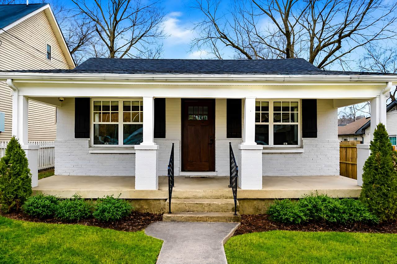 1105 Summit Ave - Photo 1