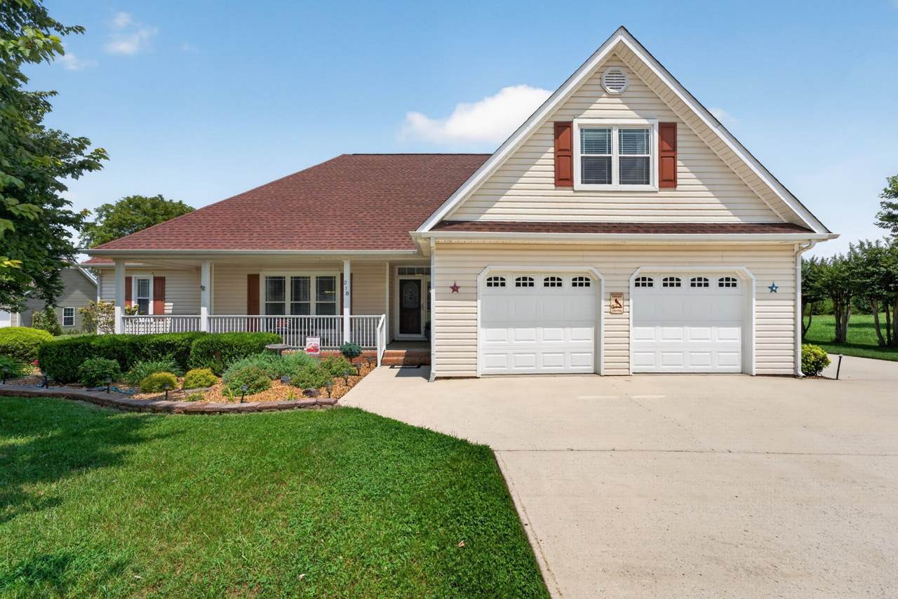 218 Charlotte Dr - Photo 1