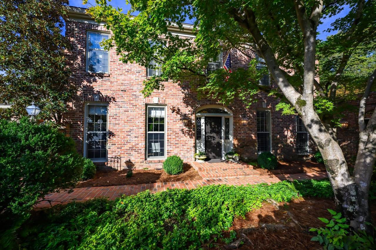 619 Woodleigh Dr - Photo 1
