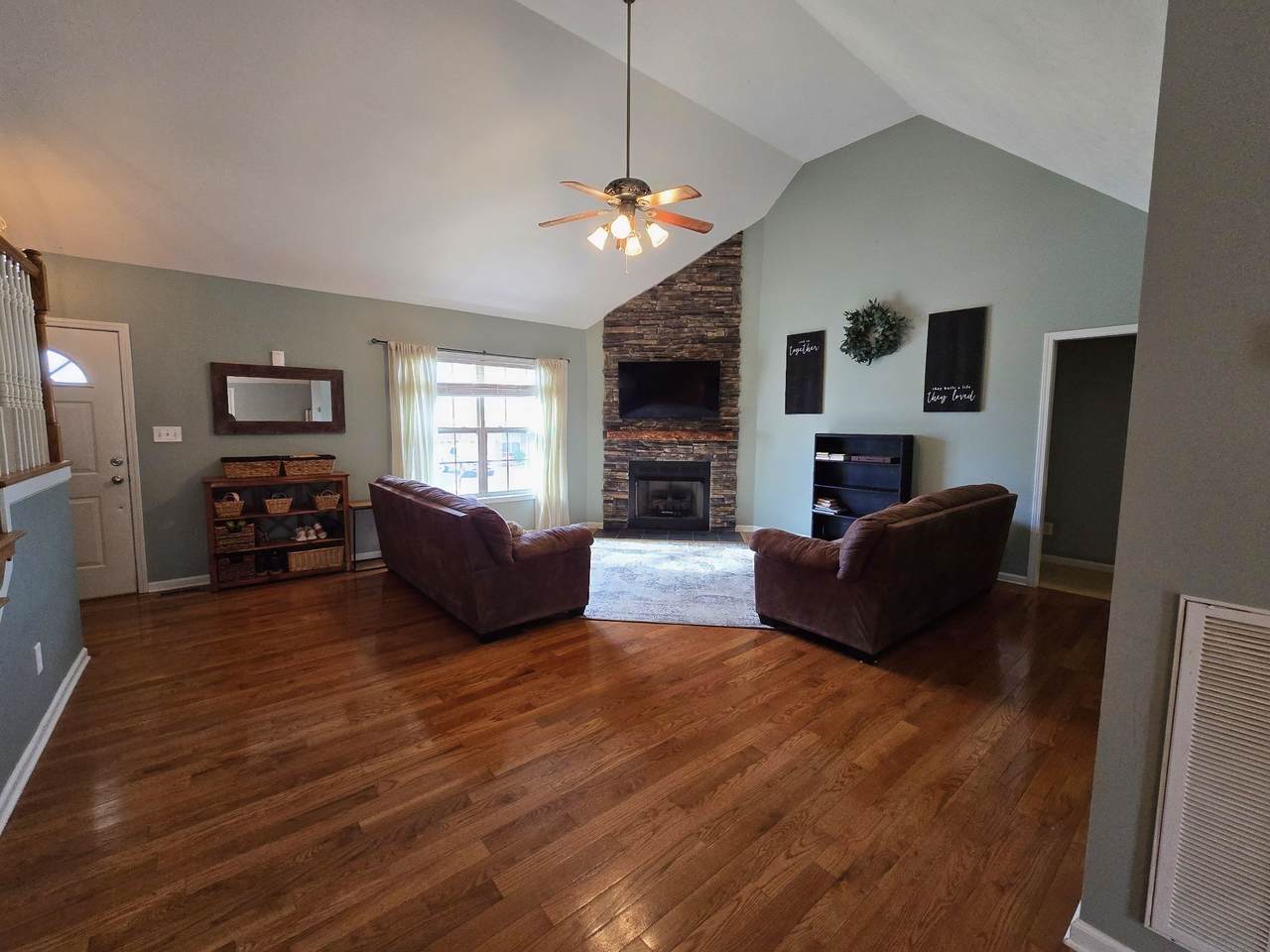 https://bt-photos.global.ssl.fastly.net/nashville/1280_boomver_1_RTC3501479-1.jpg