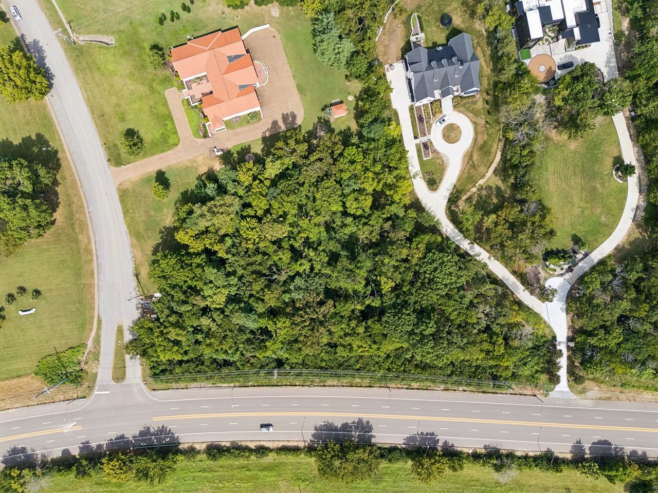800 Lakemont Dr - Photo 1