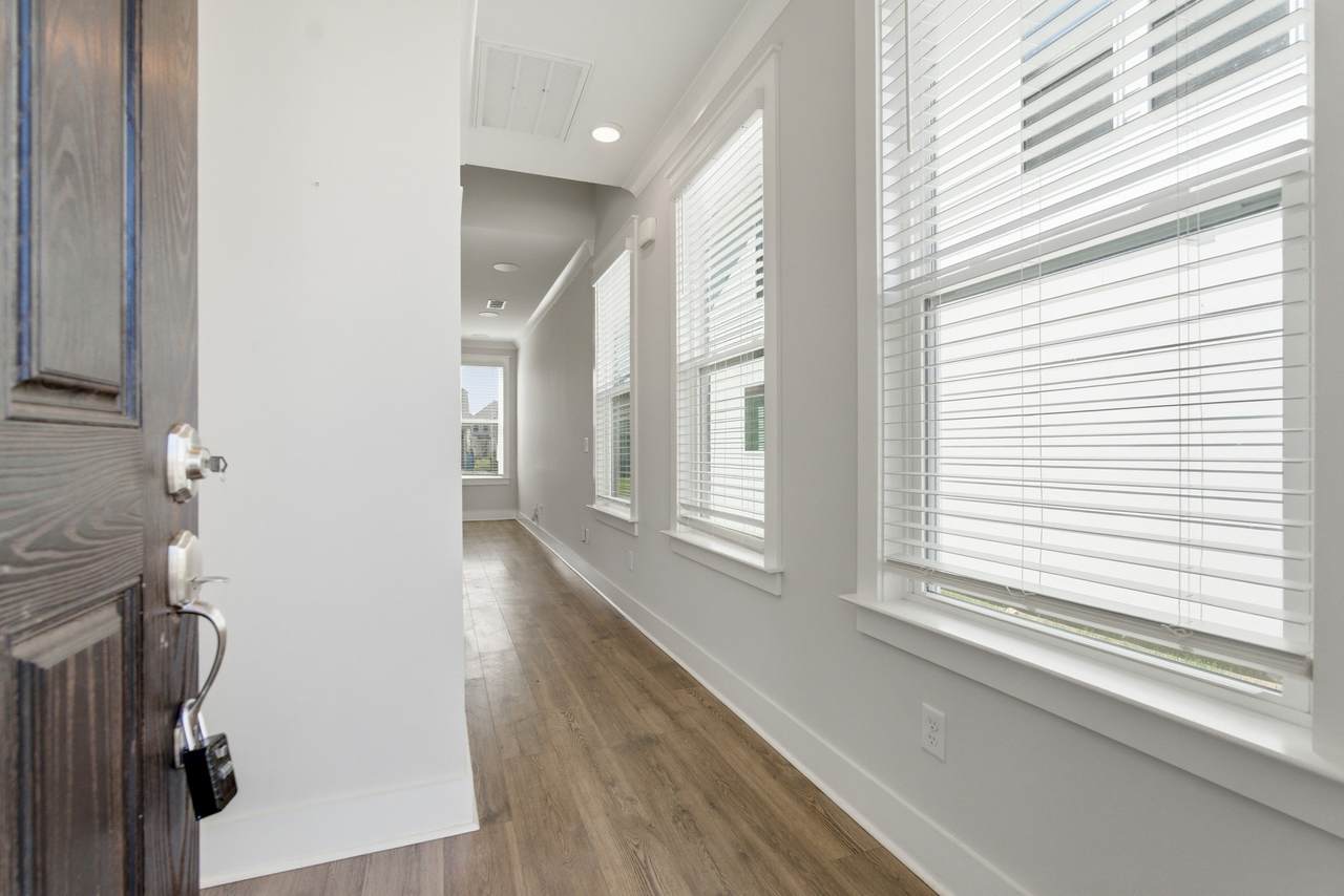 https://bt-photos.global.ssl.fastly.net/nashville/1280_boomver_1_RTC3502060-1.jpg