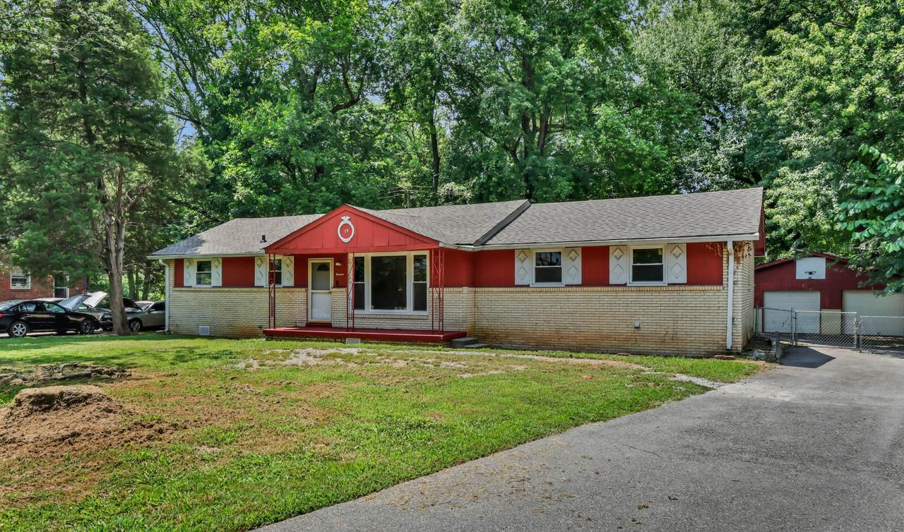 19 Charlemagne Blvd - Photo 1