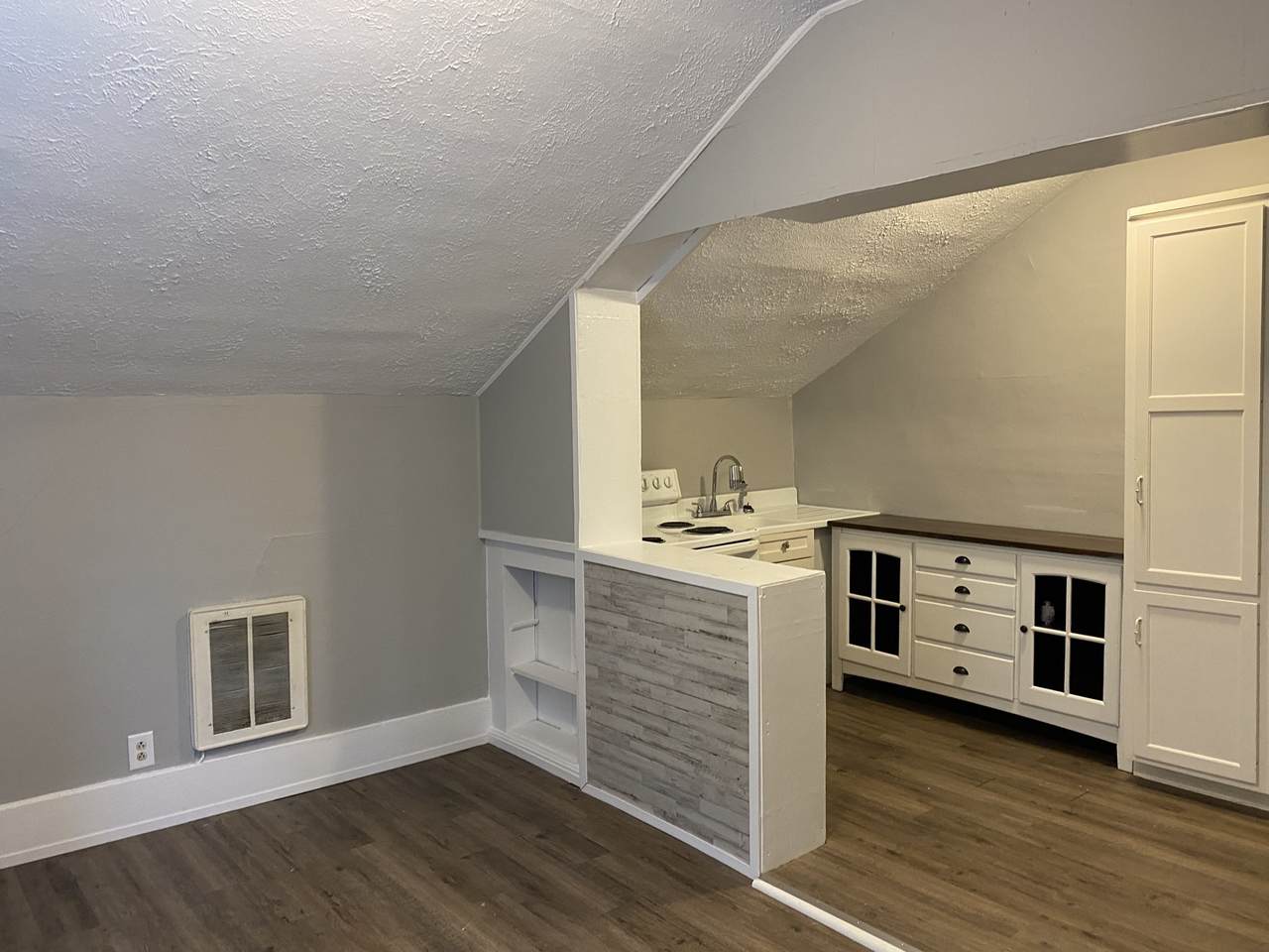 443 Greenwood Ave - Photo 1