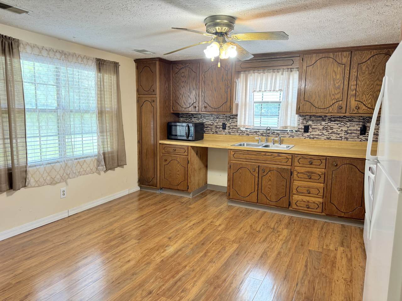 https://bt-photos.global.ssl.fastly.net/nashville/1280_boomver_1_RTC3506004-1.jpg