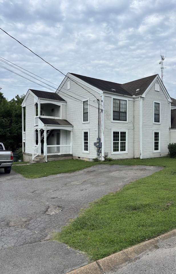 1004 Rachels Square Dr - Photo 1