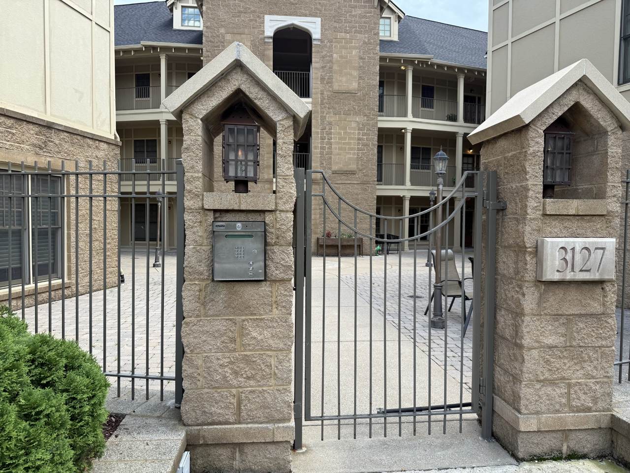 3127 Long Blvd - Photo 1