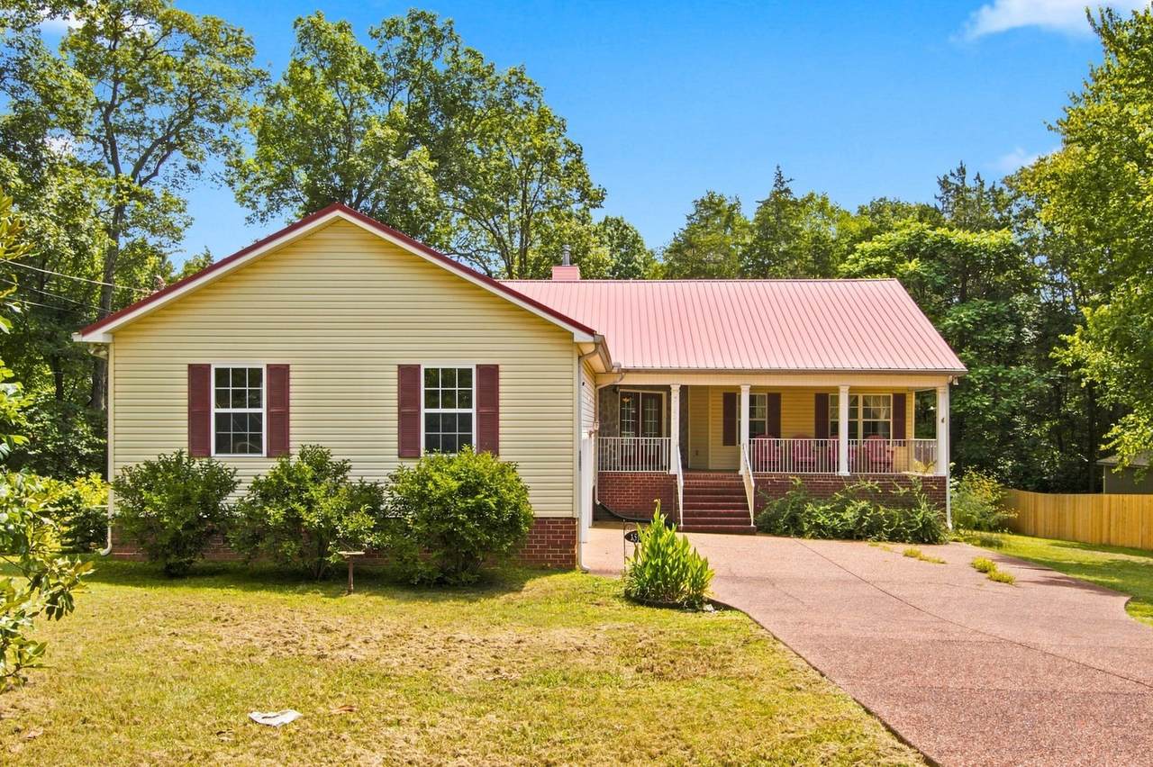 1501 Rebecca Dr - Photo 1
