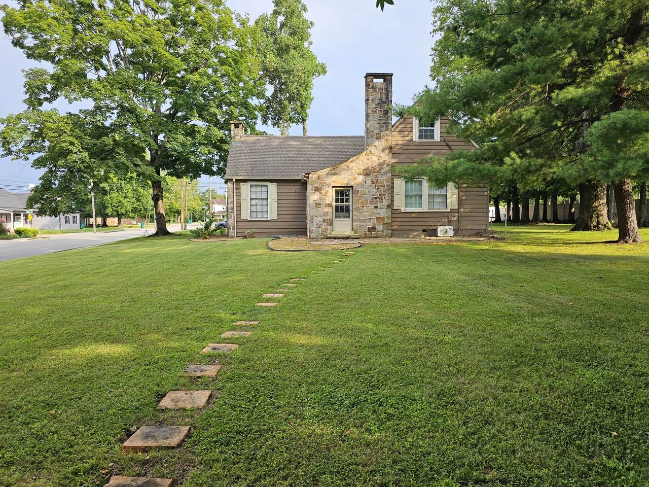 https://bt-photos.global.ssl.fastly.net/nashville/1280_boomver_1_RTC3508033-1.jpg