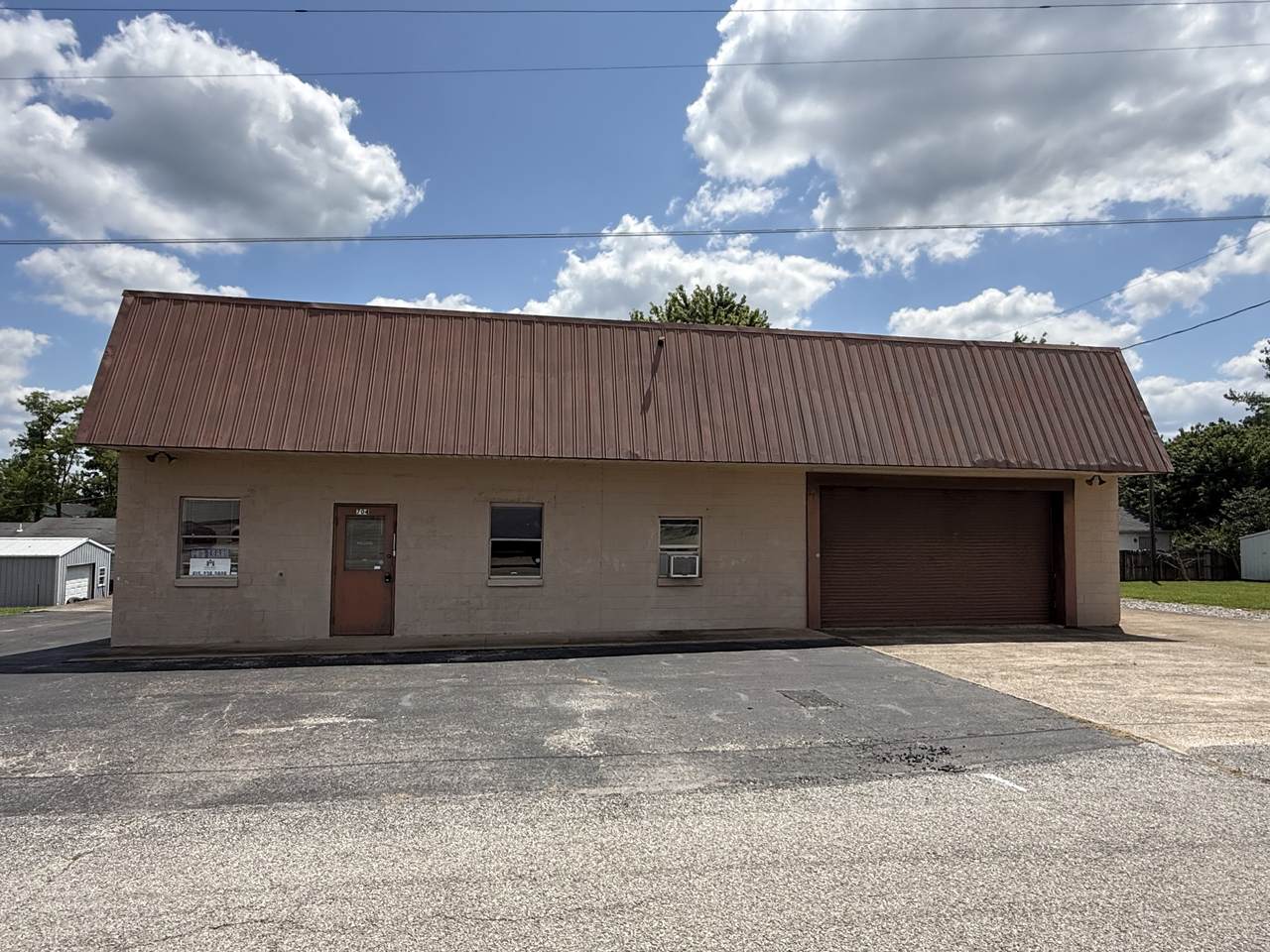 704 Bennett St - Photo 1