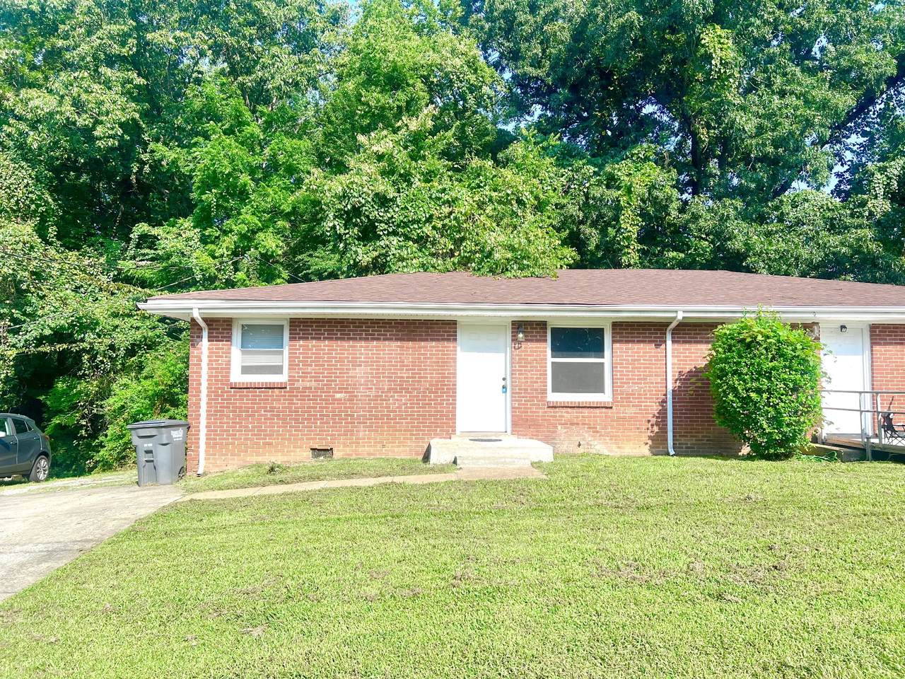412 Redbud Ln - Photo 1