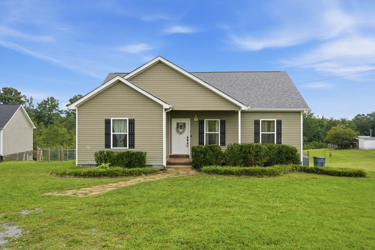 17036 Pond Cir - Photo 1