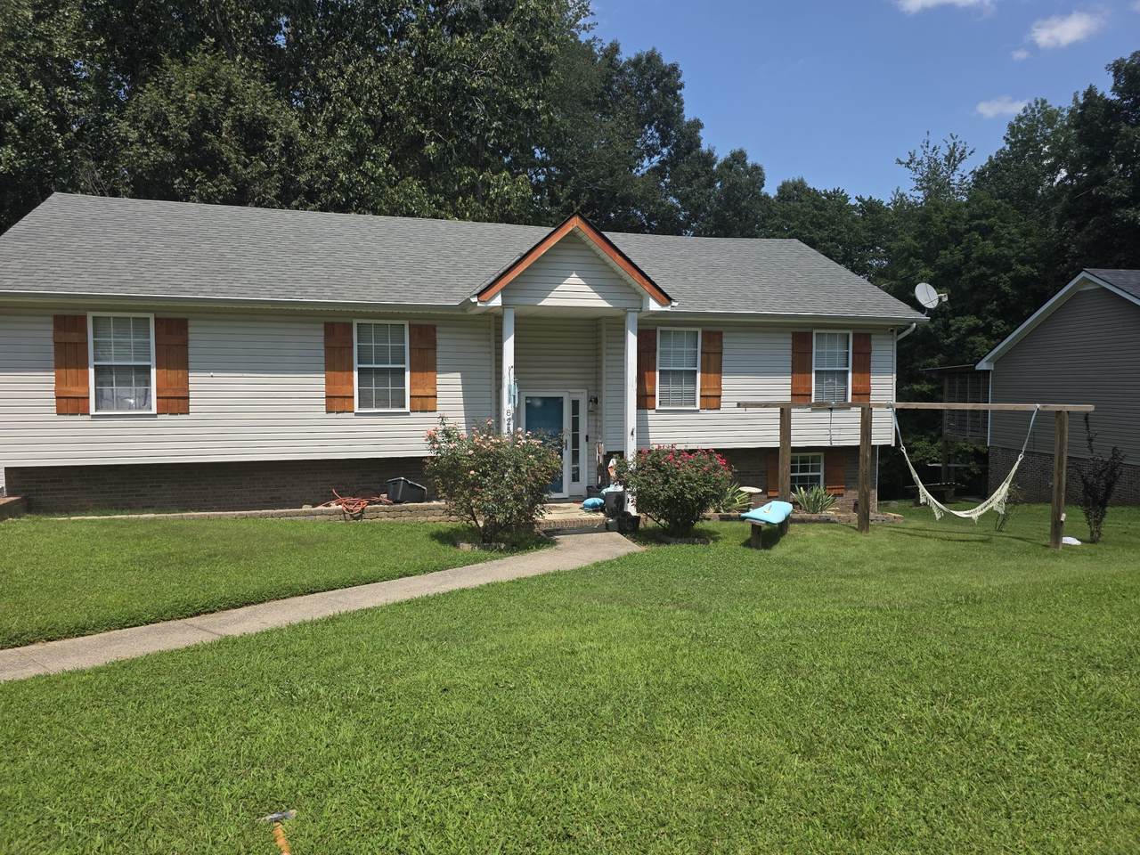 825 Leigh Ann Dr - Photo 1