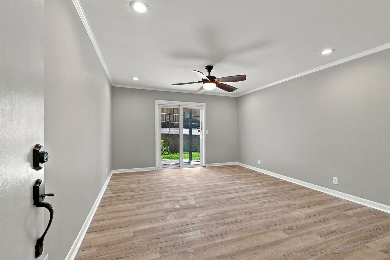 https://bt-photos.global.ssl.fastly.net/nashville/1280_boomver_1_RTC3511031-1.jpg