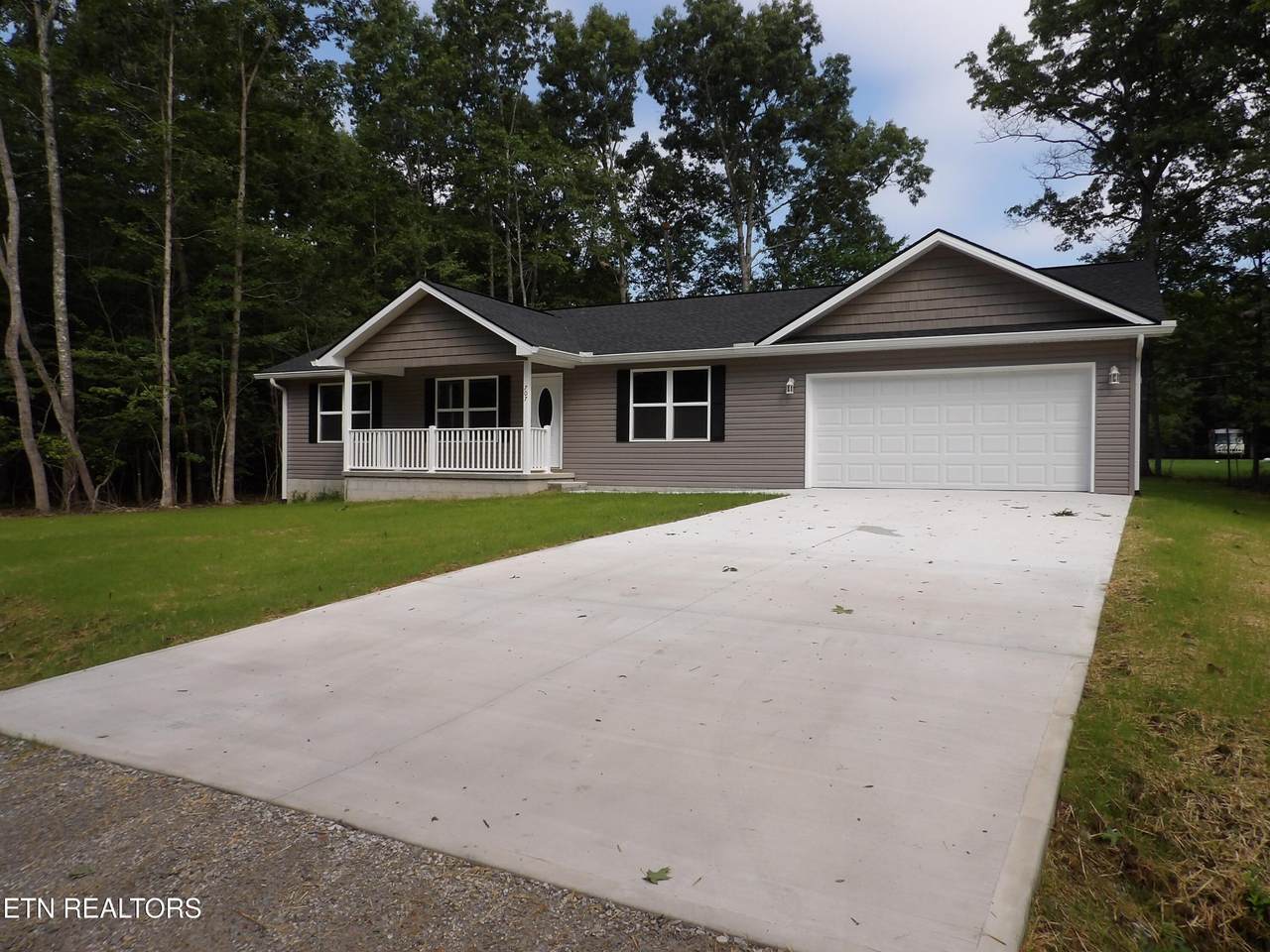 707 Oneida Lane - Photo 1