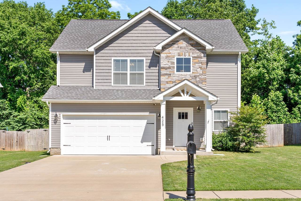 425 Woodtrace Dr - Photo 1