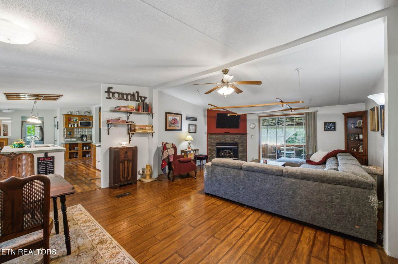 https://bt-photos.global.ssl.fastly.net/nashville/1280_boomver_1_RTC3512439-1.jpg