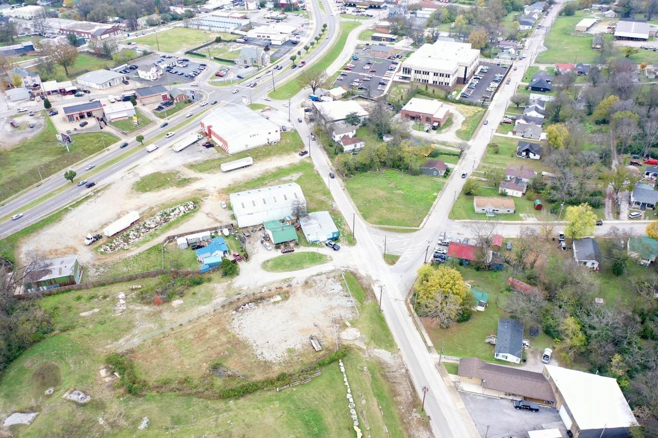 200 Cemetery Ave - Photo 1