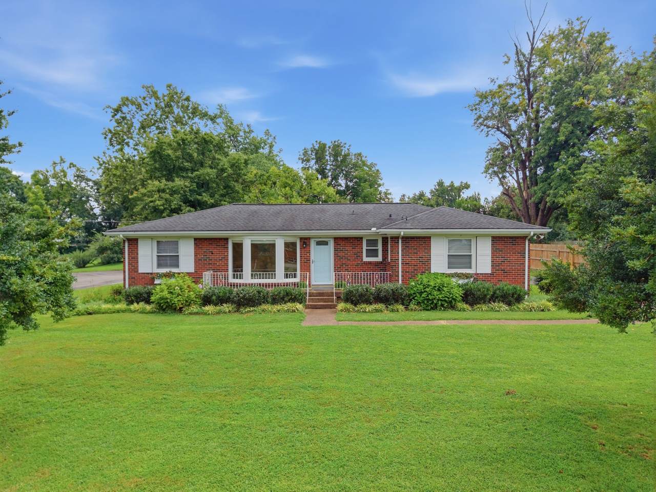 925 Havenhill Dr - Photo 1