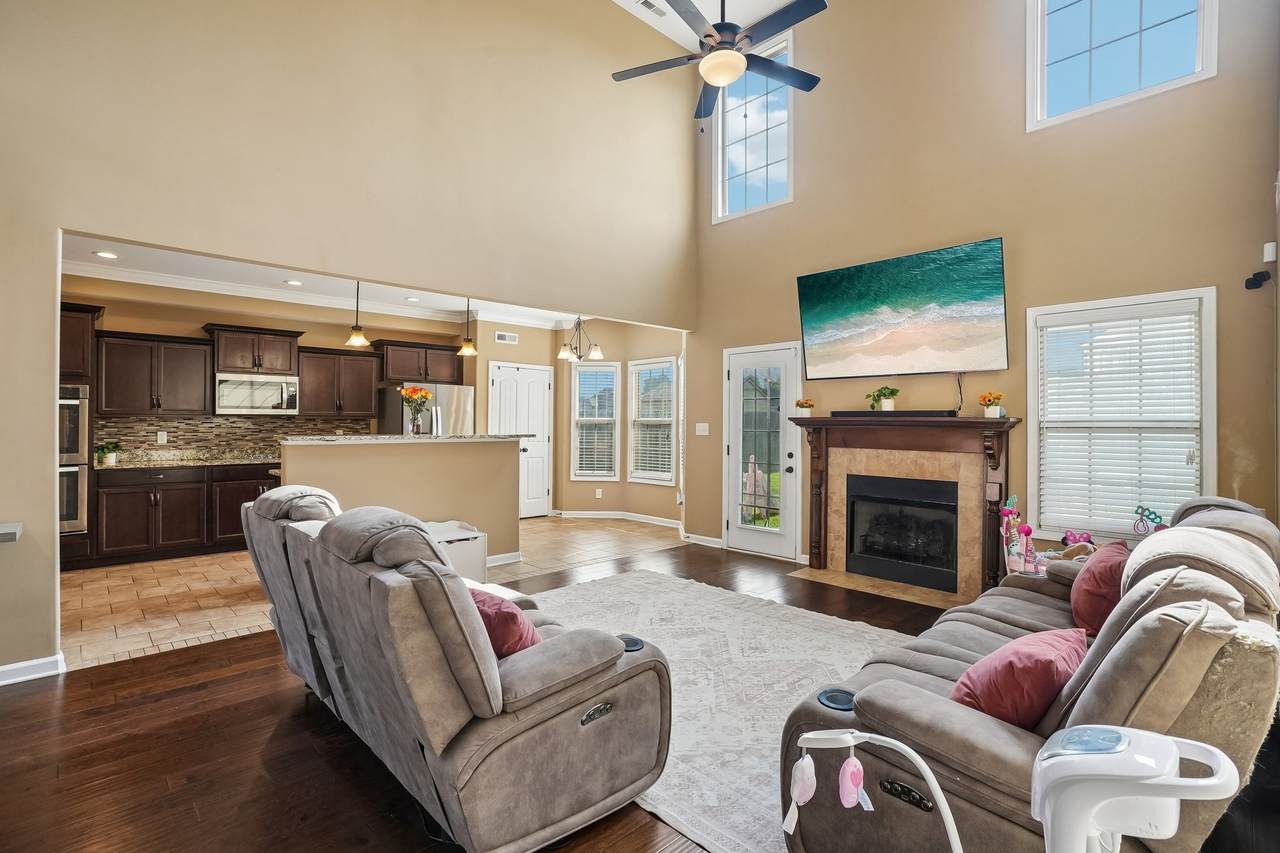 1249 Winterset Dr - Photo 1