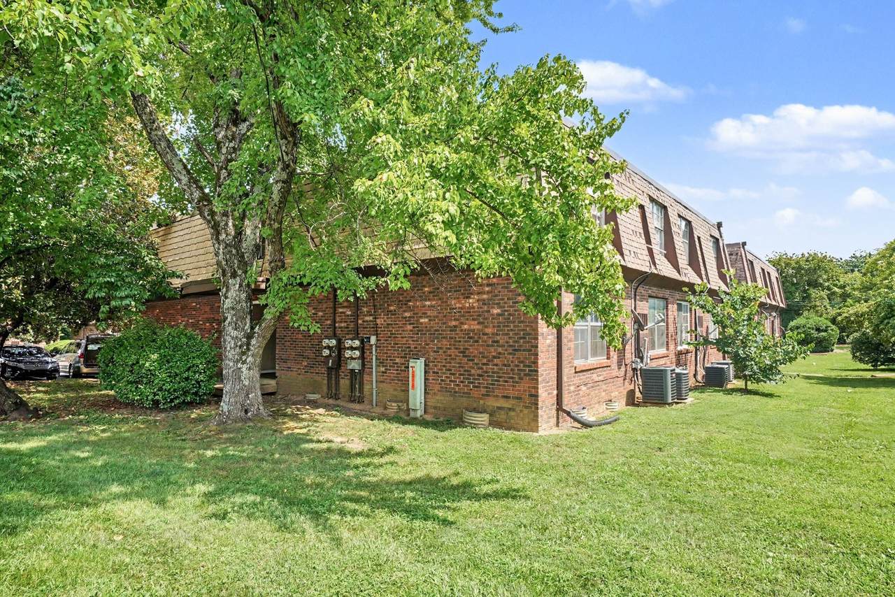 441 Harding Pl - Photo 1
