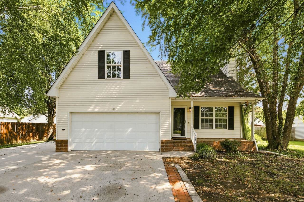 2820 Weybridge Dr - Photo 1