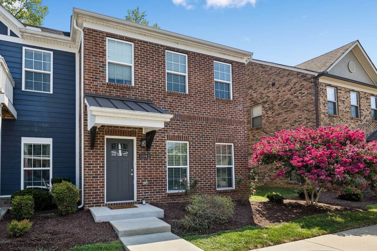 1042 Emery Bay Cir - Photo 1