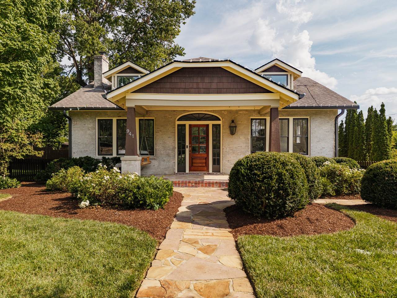 941 Inverness Ave - Photo 1