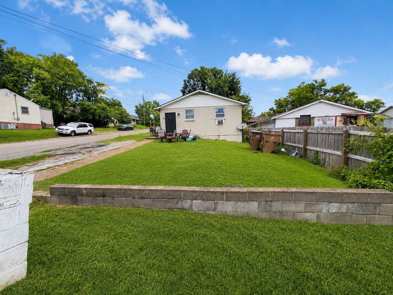 1437 Ann St - Photo 1