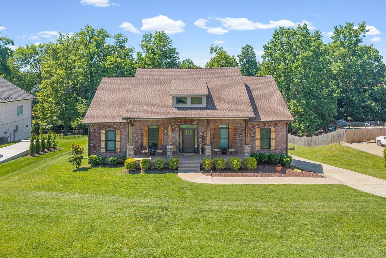548 Dixie Ln - Photo 1