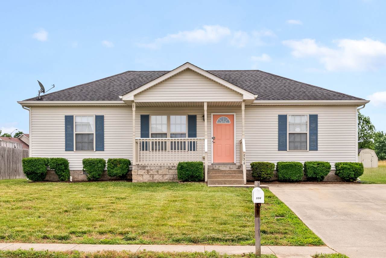 556 Oakmont Dr - Photo 1