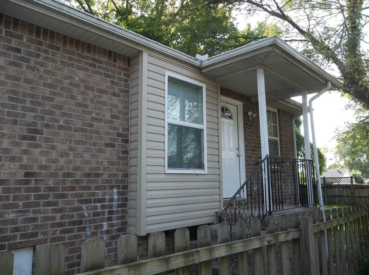 https://bt-photos.global.ssl.fastly.net/nashville/1280_boomver_1_RTC3516468-1.jpg