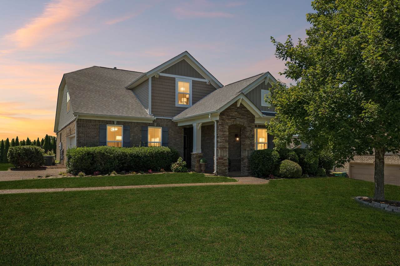 2293 Dewey Dr - Photo 1
