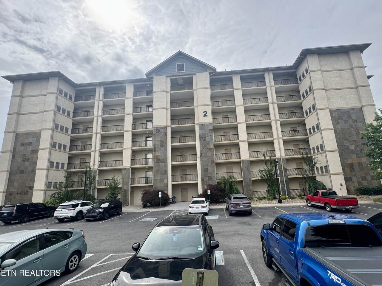 124 Plaza - Photo 1