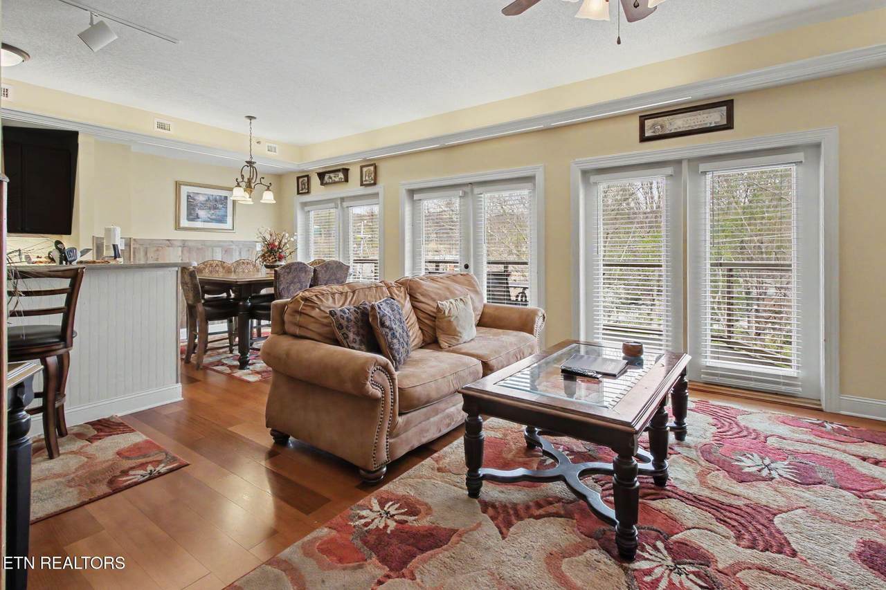 https://bt-photos.global.ssl.fastly.net/nashville/1280_boomver_1_RTC3516896-1.jpg