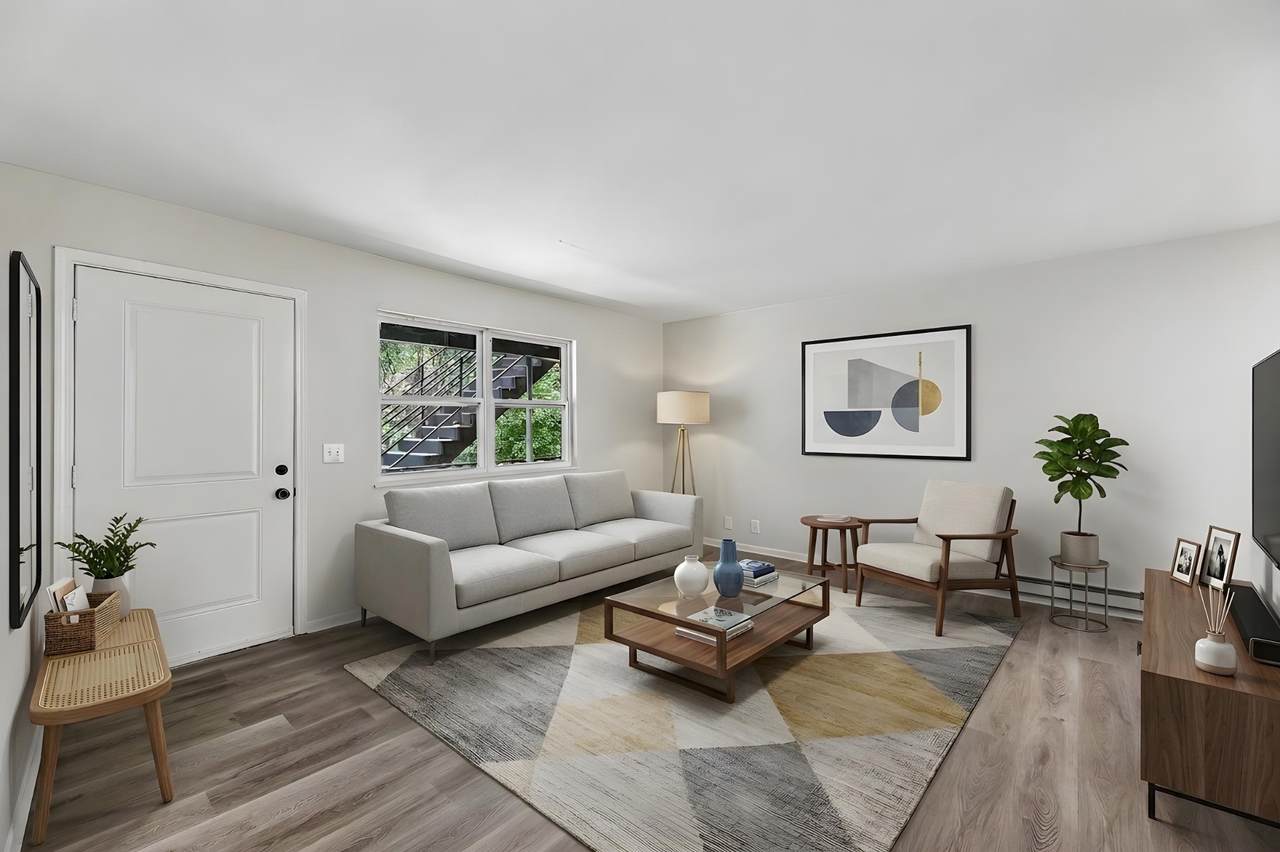 550 Harding Pl - Photo 1