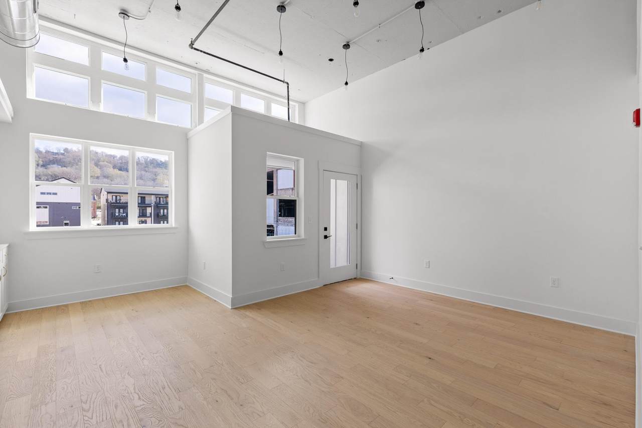 1800 S Watkins Street - Photo 1